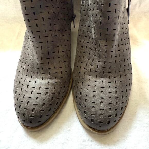 Report Granger 11 Gray Cut Out Wedge Booties Ankle Boots - Picture 4 of 7